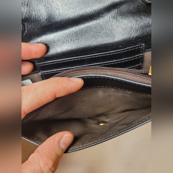 YIK Fung Minimalist Black Clutch Wallet Crossbody Bag - Picture 7 of 13